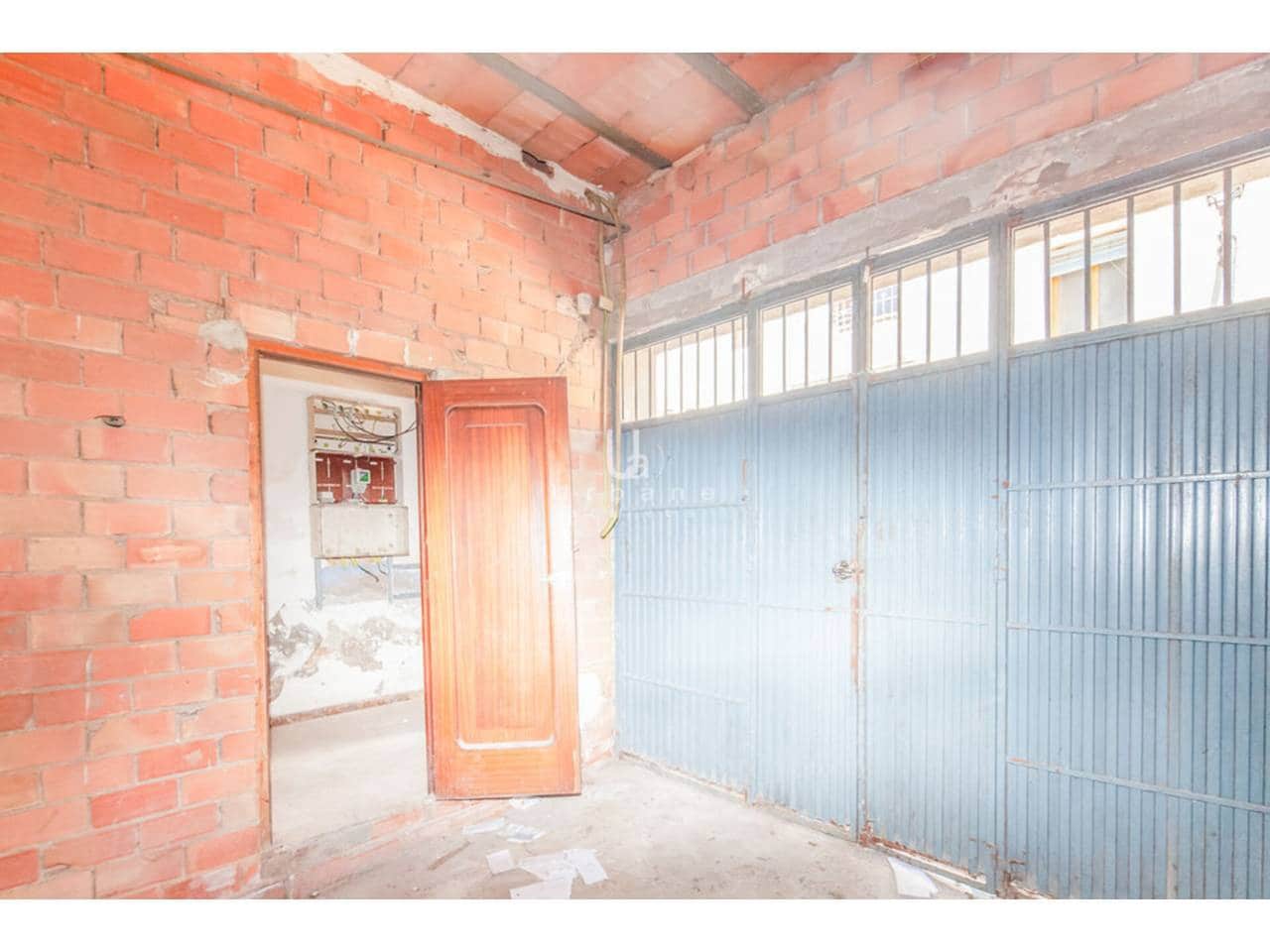 4 bedroom Townhouse for sale in Alberic - € 109,000 (Ref: 9714355)