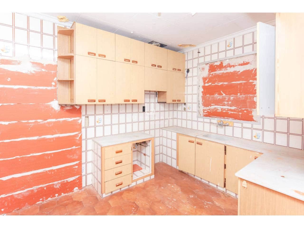 4 bedroom Townhouse for sale in Alberic - € 109,000 (Ref: 9714355)