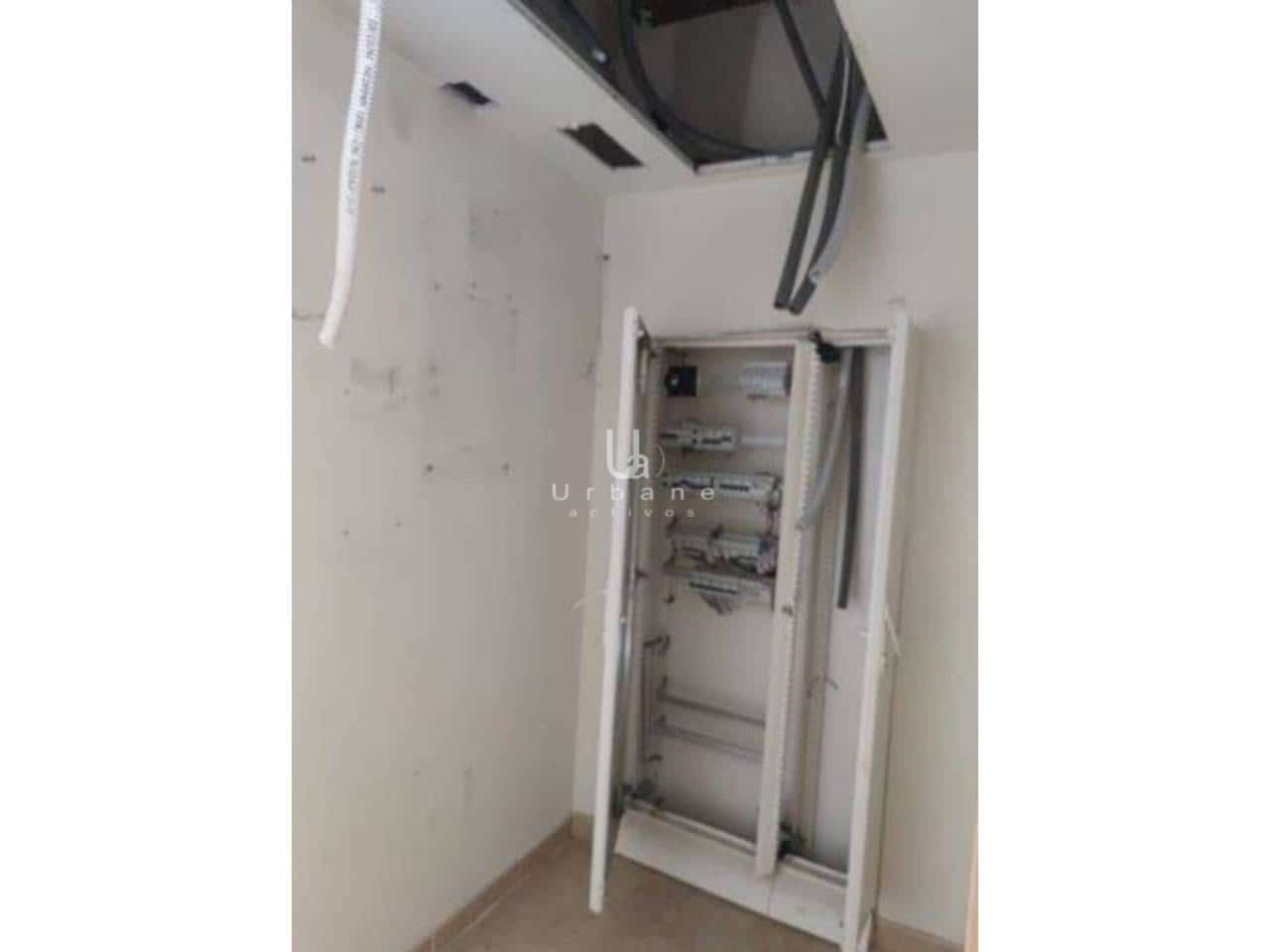 Commercial for sale in Valencia city - € 579,500 (Ref: 9790074)