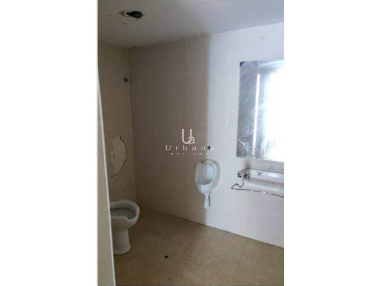 Commercial for sale in Valencia city - € 579,500 (Ref: 9790074)