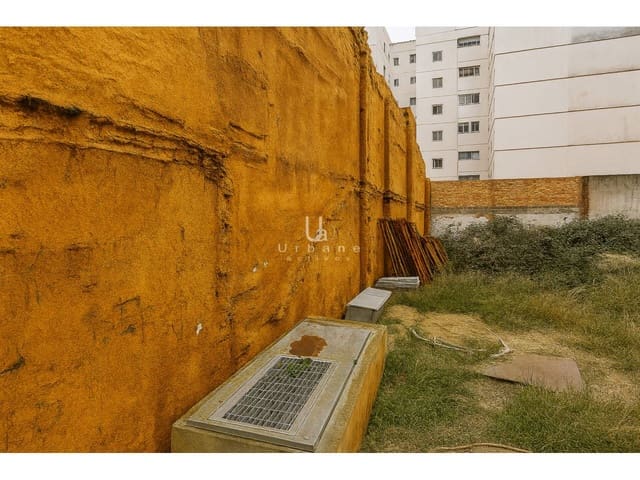 Mark till salu i Requena - 471 300 € (Ref: 9790076)