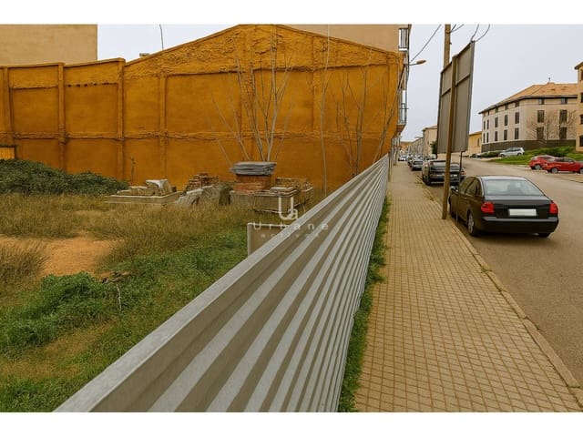 Mark till salu i Requena - 471 300 € (Ref: 9790076)