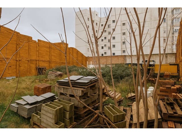 Mark till salu i Requena - 471 300 € (Ref: 9790076)