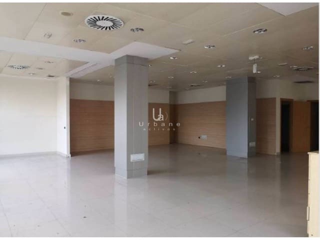 Kaupallinen myytävänä paikassa Paterna - 369 000 € (Ref: 9790078)