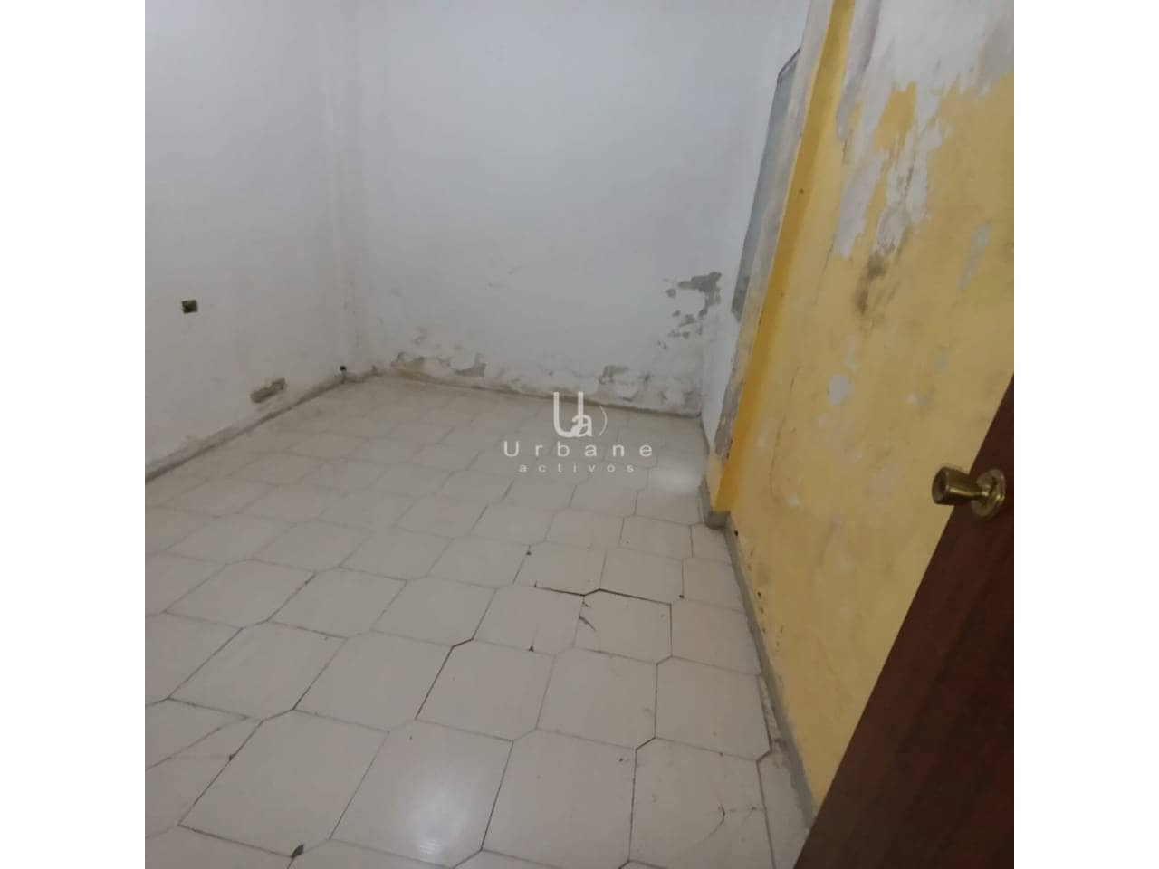 3 bedroom Flat for sale in Alzira - € 79,000 (Ref: 9803975)