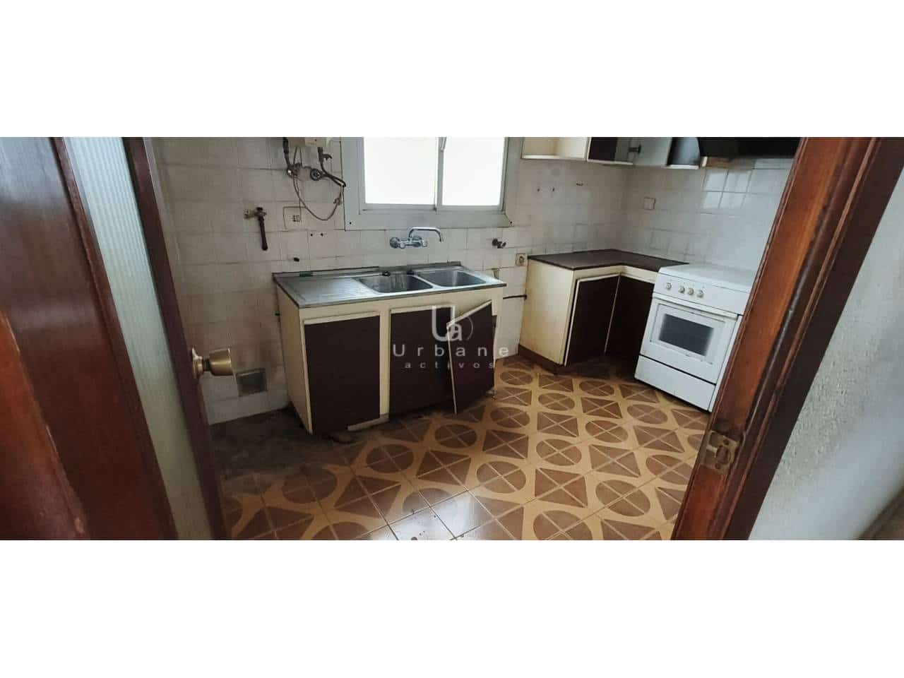 3 bedroom Flat for sale in Mislata - € 160,000 (Ref: 9803976)