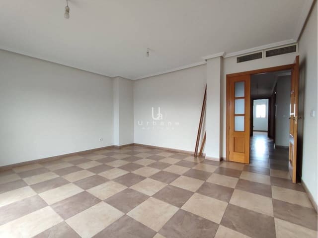 4 sovrum Lägenhet till salu i Barrio del Progreso, Murcia stad - 185 000 € (Ref: 9815420)