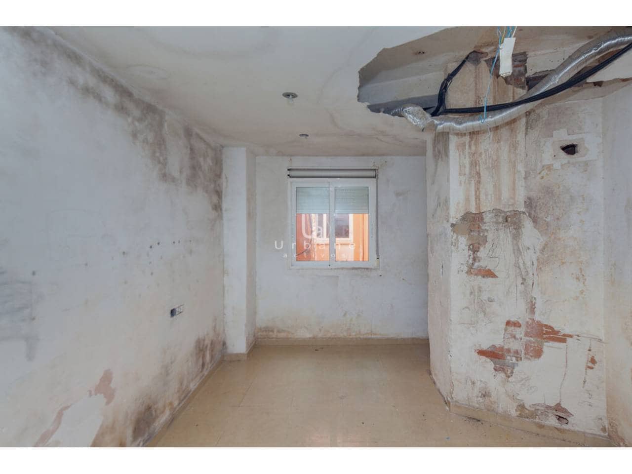 Casa de 2 habitaciones en Alginet en venta - 49.000 € (Ref: 9821900)
