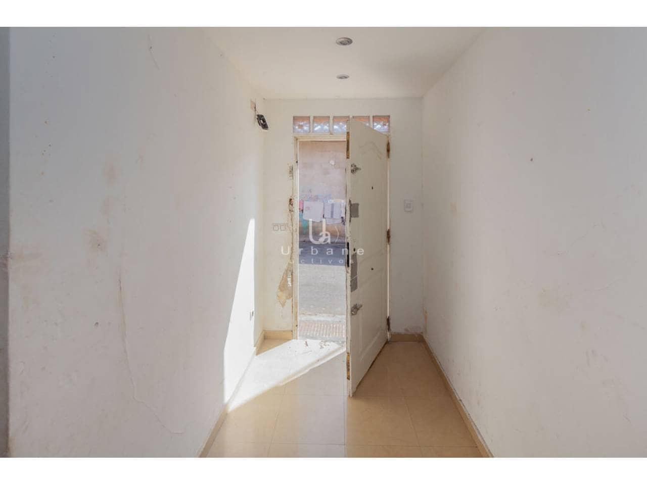 Casa de 2 habitaciones en Alginet en venta - 49.000 € (Ref: 9821900)