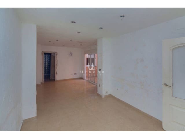 Casa de 2 habitaciones en Alginet en venta - 49.000 € (Ref: 9821900)