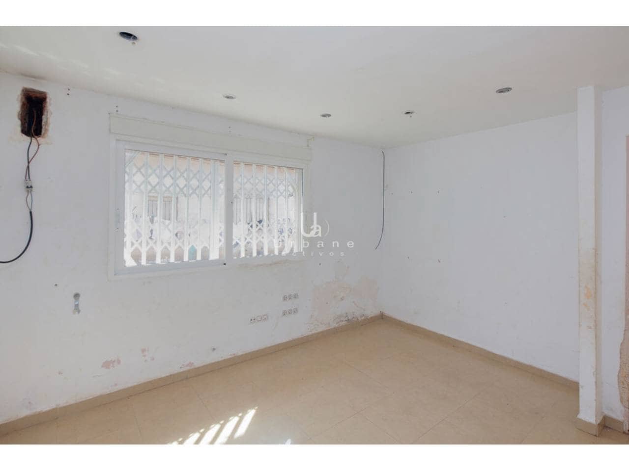 Casa de 2 habitaciones en Alginet en venta - 49.000 € (Ref: 9821900)