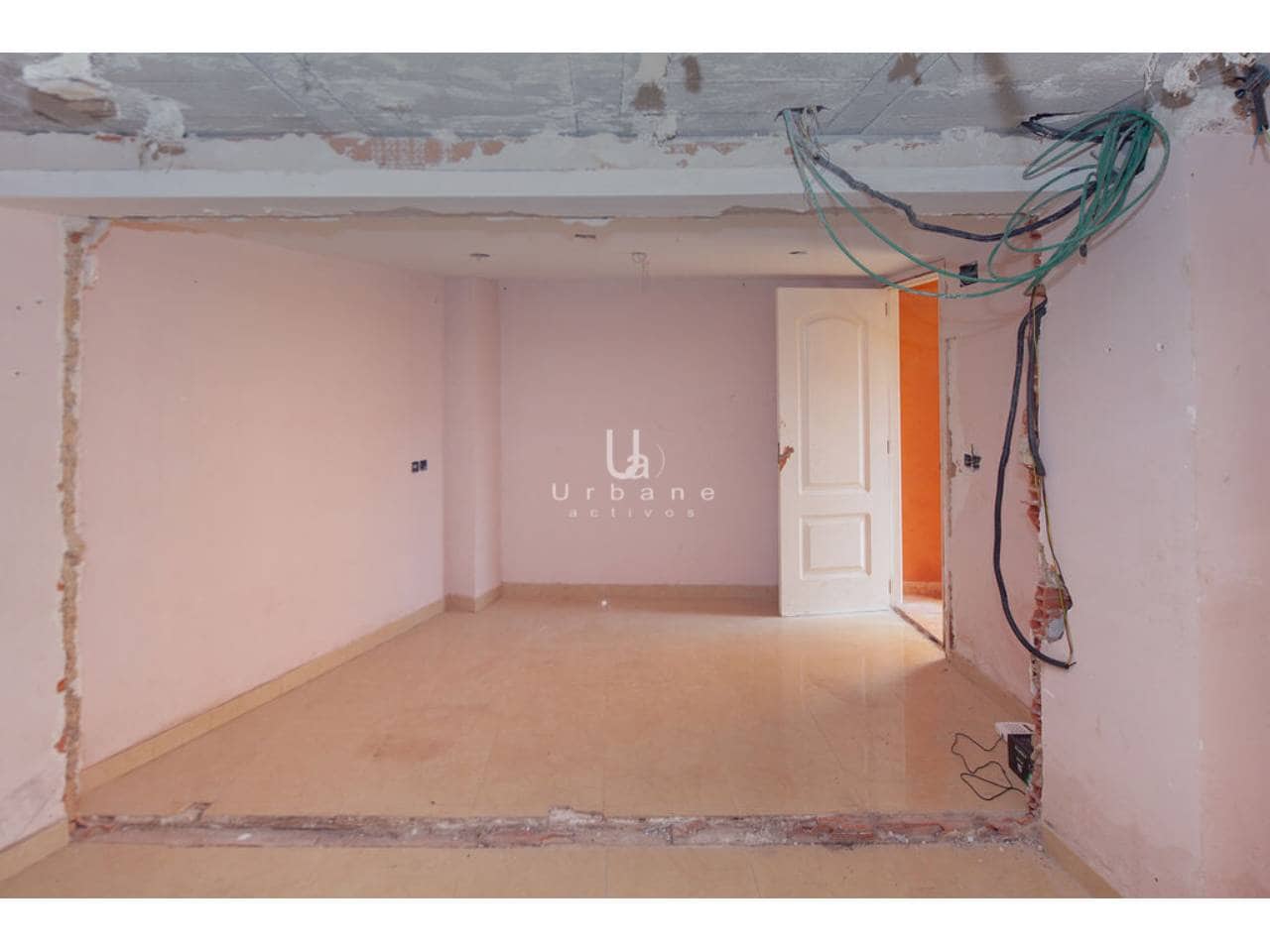 Casa de 2 habitaciones en Alginet en venta - 49.000 € (Ref: 9821900)
