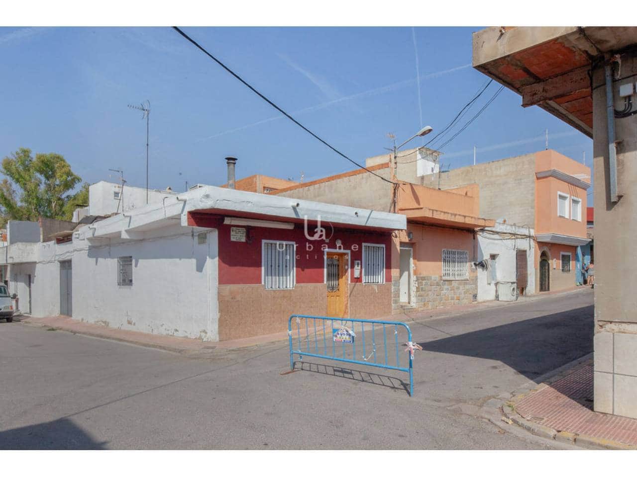 Casa de 2 habitaciones en Alginet en venta - 49.000 € (Ref: 9821900)