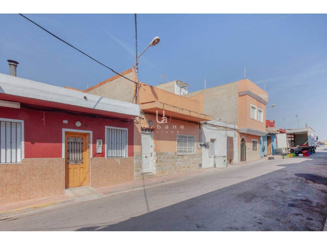 Casa de 2 habitaciones en Alginet en venta - 49.000 € (Ref: 9821900)