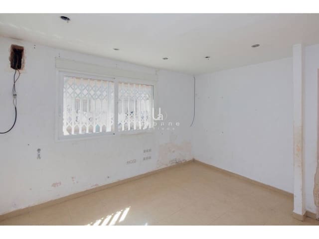 Casa de 2 habitaciones en Alginet en venta - 49.000 € (Ref: 9821900)