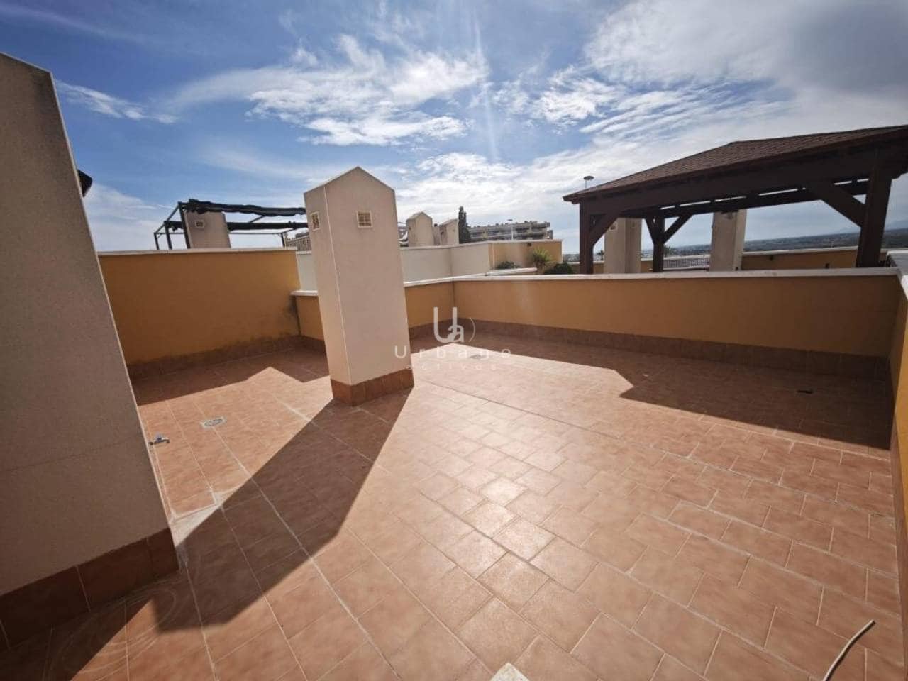 2 bedroom Apartment for sale in Arenales del Sol with pool - € 215,000 (Ref: 9830532)