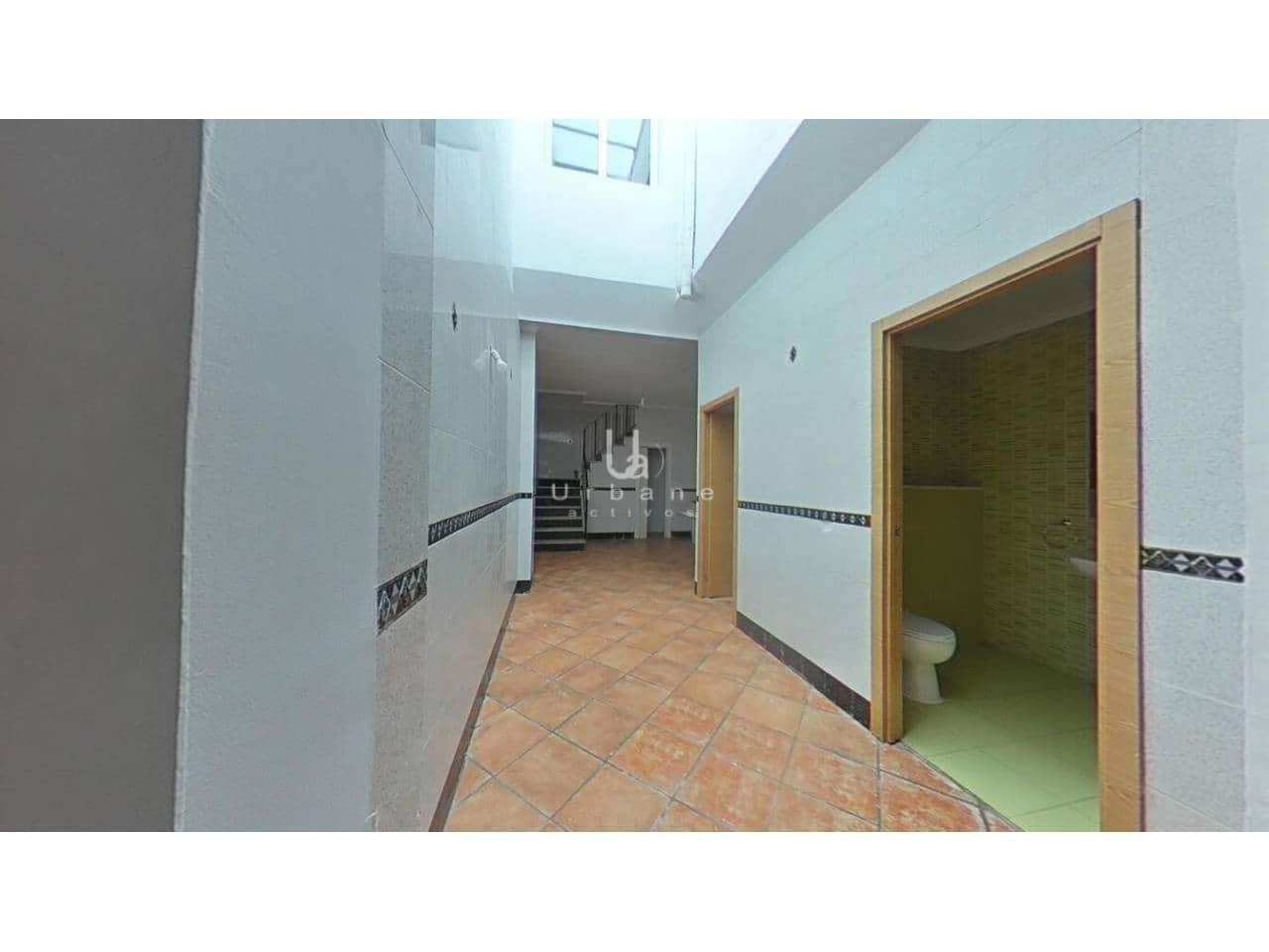 4 slaapkamer Villa te koop in Alzira - € 191.000 (Ref: 9830537)
