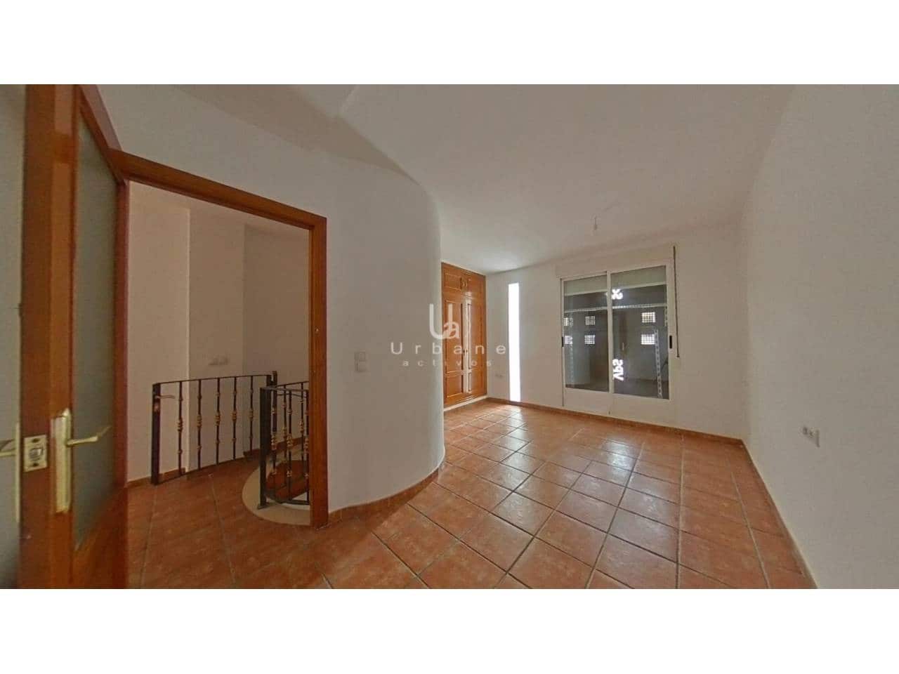 4 slaapkamer Villa te koop in Alzira - € 191.000 (Ref: 9830537)