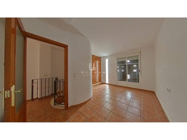 4 slaapkamer Villa te koop in Alzira - € 191.000 (Ref: 9830537)
