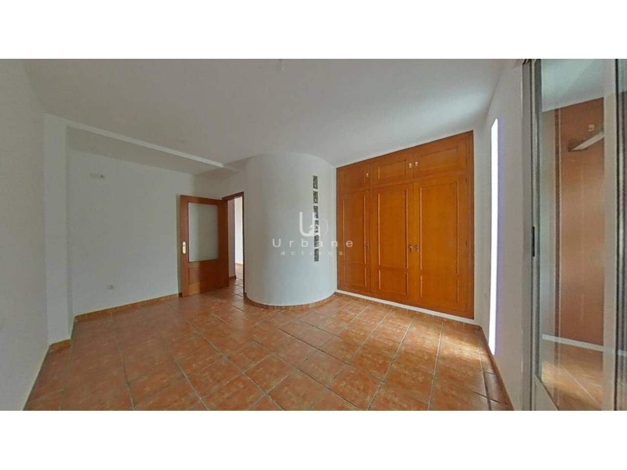 4 slaapkamer Villa te koop in Alzira - € 191.000 (Ref: 9830537)