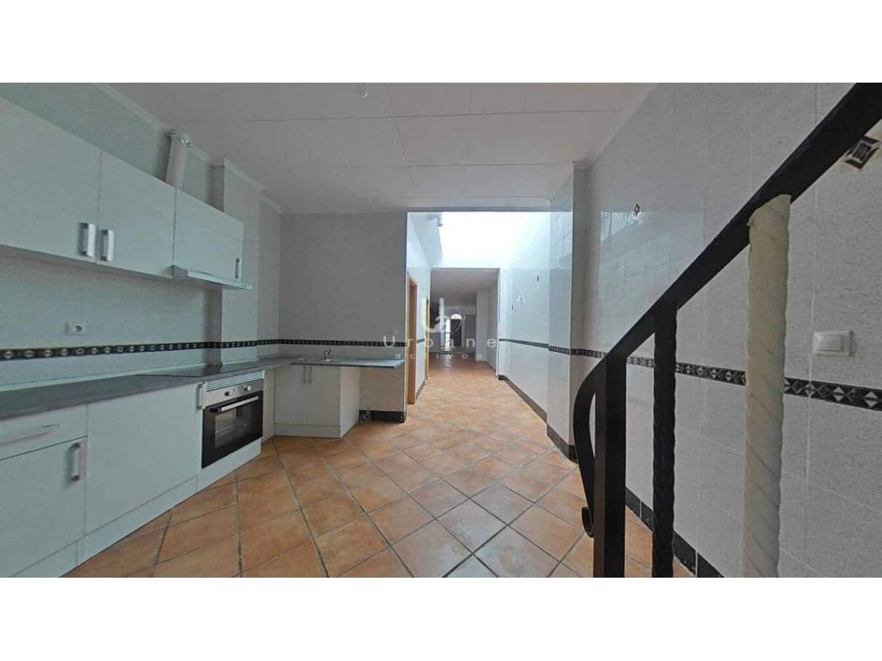 4 slaapkamer Villa te koop in Alzira - € 191.000 (Ref: 9830537)