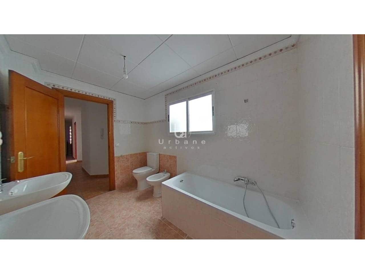 4 slaapkamer Villa te koop in Alzira - € 191.000 (Ref: 9830537)