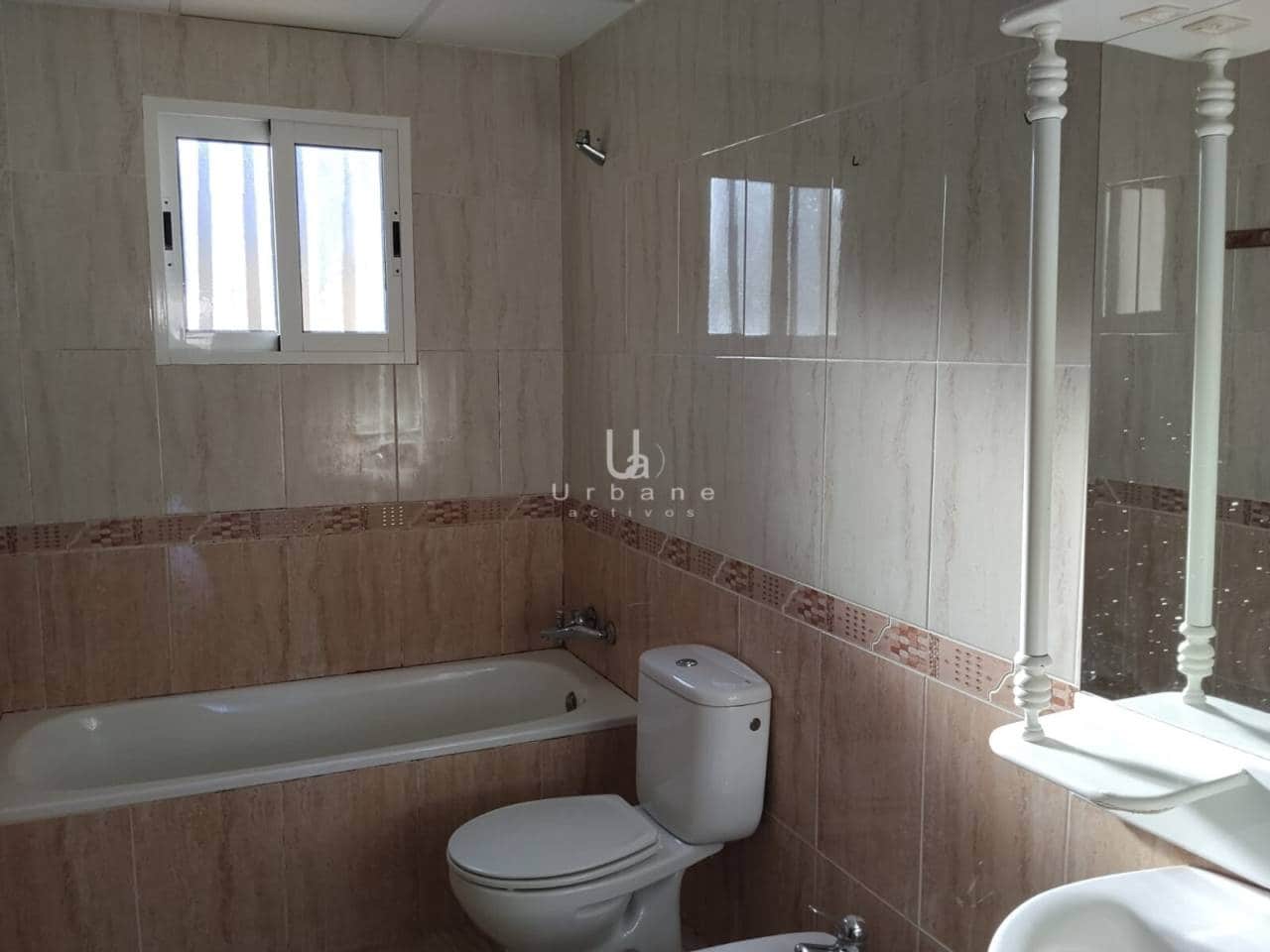 3 bedroom Townhouse for sale in La Puebla with garage - € 89,000 (Ref: 9830538)