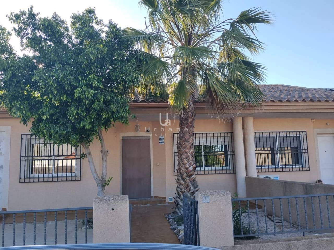 3 bedroom Townhouse for sale in La Puebla with garage - € 89,000 (Ref: 9830538)