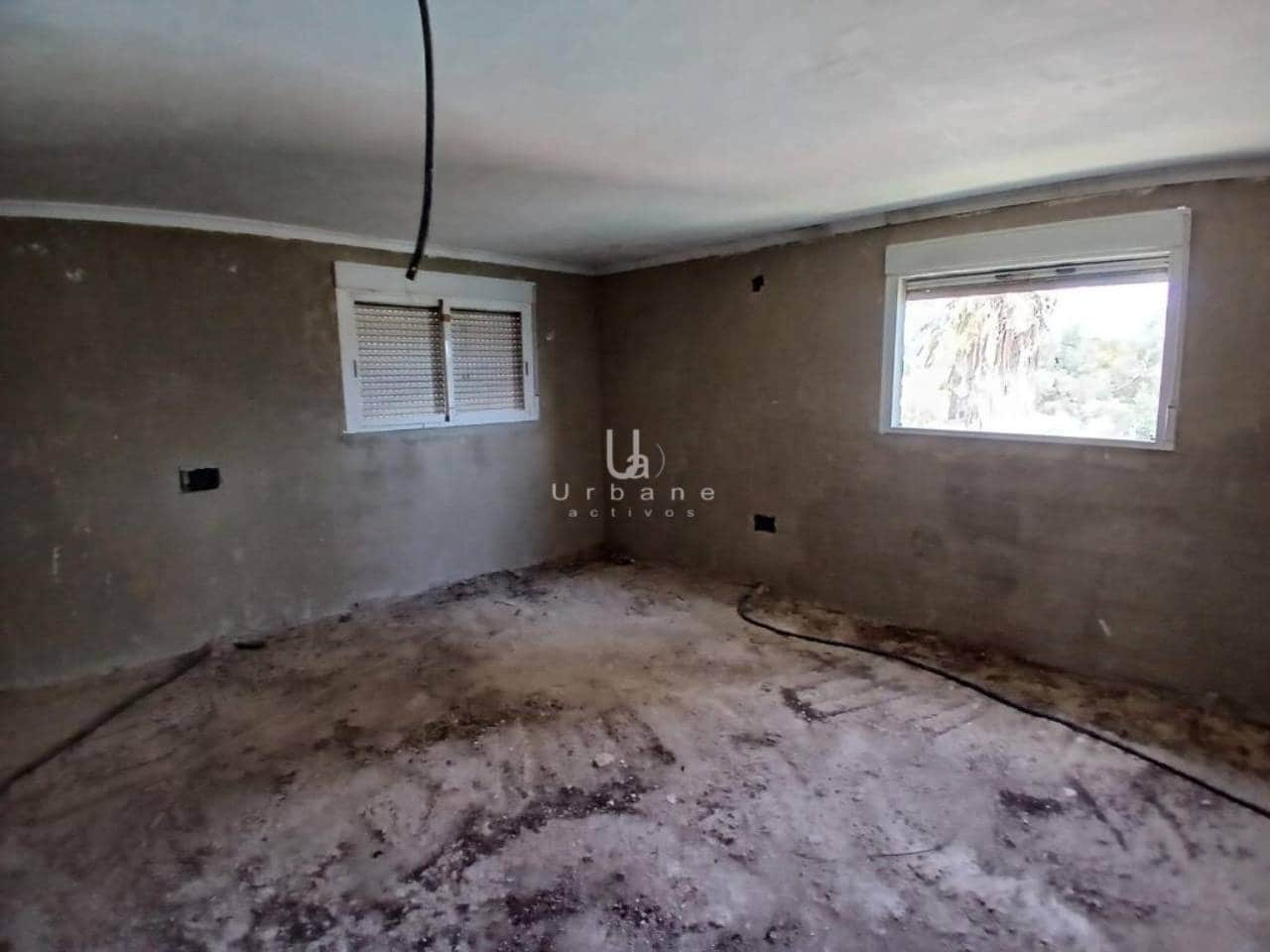 4 bedroom Finca/Country House for sale in Elche / Elx with pool - € 139,000 (Ref: 9866355)