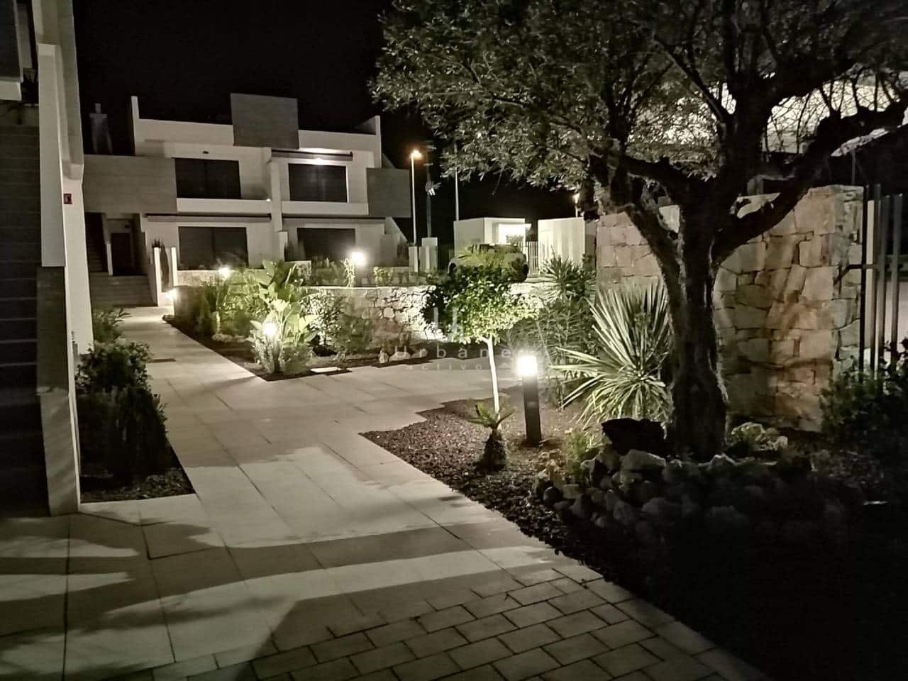 Bungalow de 3 habitaciones en Torrevieja en venta con piscina garaje - 310.000 € (Ref: 9875601)