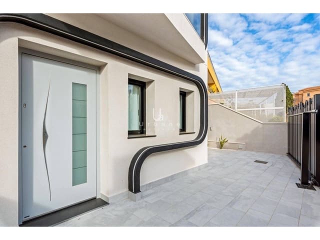 4 sovrum Villa till salu i Pilar de la Horadada med pool garage - 698 000 € (Ref: 9875602)
