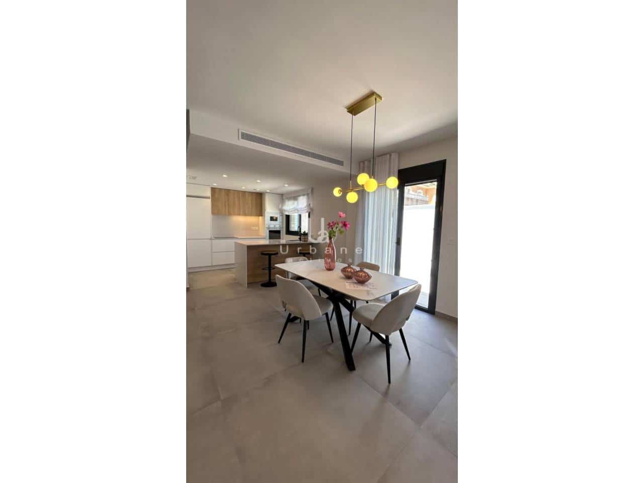 3 slaapkamer Rijtjeshuis te koop in Pilar de la Horadada met garage - € 299.900 (Ref: 9875607)