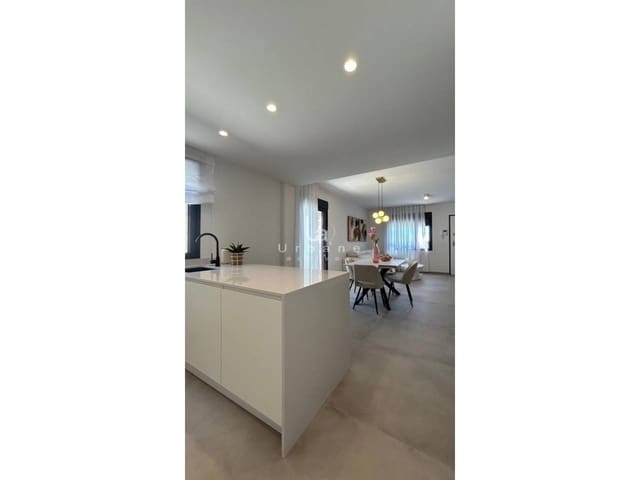 3 slaapkamer Rijtjeshuis te koop in Pilar de la Horadada met garage - € 299.900 (Ref: 9875607)