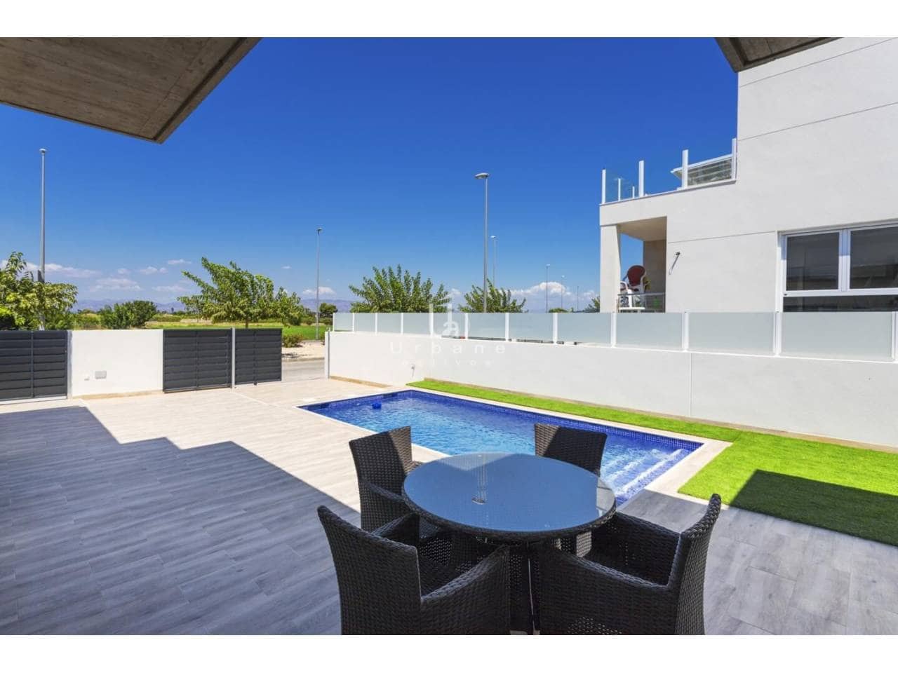 3 soverom Villa til salgs i Daya Nueva med svømmebasseng garasje - € 380 000 (Ref: 9883907)