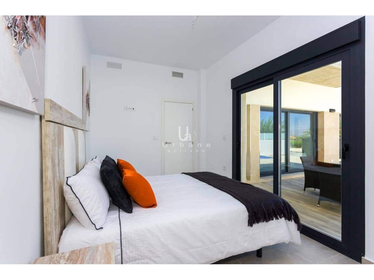 3 soverom Villa til salgs i Daya Nueva med svømmebasseng garasje - € 380 000 (Ref: 9883907)