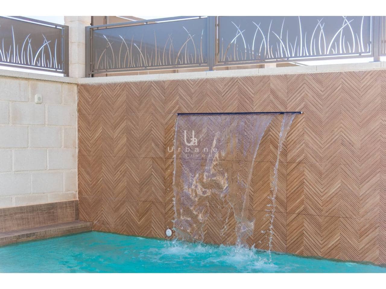 Chalet de 3 habitaciones en Rojales en venta con piscina - 649.000 € (Ref: 9883908)