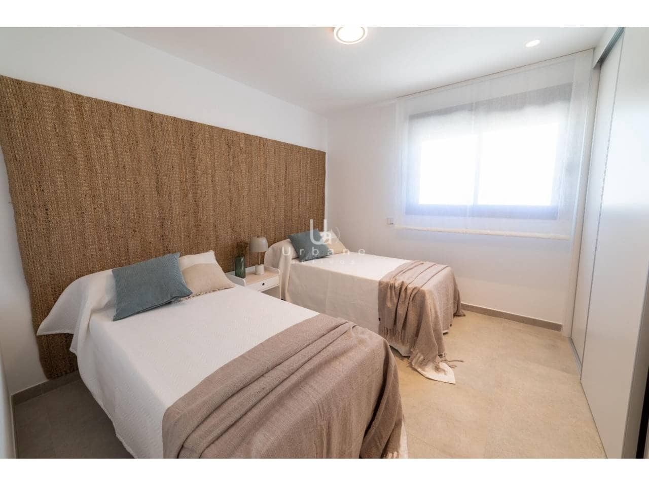 3 bedroom Apartment for sale in Gran Alacant with pool garage - € 405,000 (Ref: 9889655)