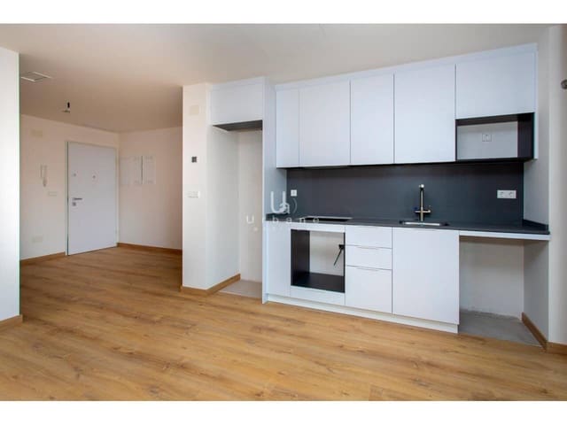 Adosado de 3 habitaciones en Hondón de las Nieves en venta - 215.000 € (Ref: 9891508)