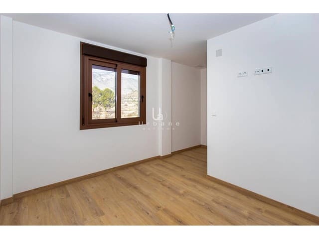 Adosado de 3 habitaciones en Hondón de las Nieves en venta - 215.000 € (Ref: 9891508)