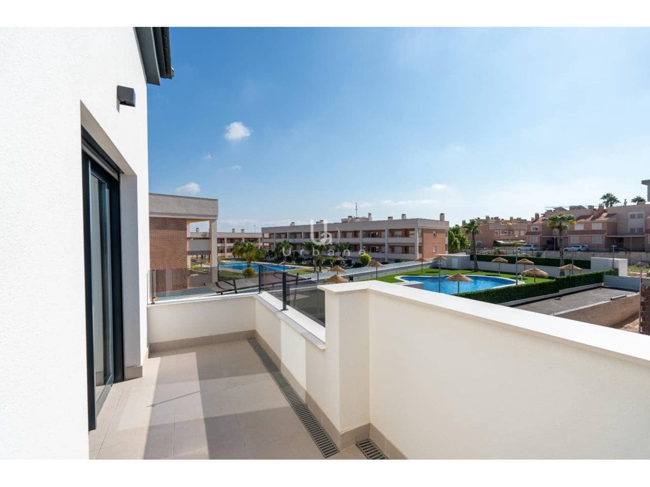 3 Zimmer Bungalow zu verkaufen in Gran Alacant mit Pool Garage - 350.000 € (Ref: 9891512)