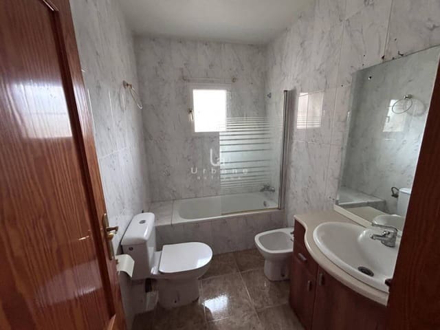 Casa de 2 habitaciones en Los Alcázares en venta - 142.500 € (Ref: 9893619)