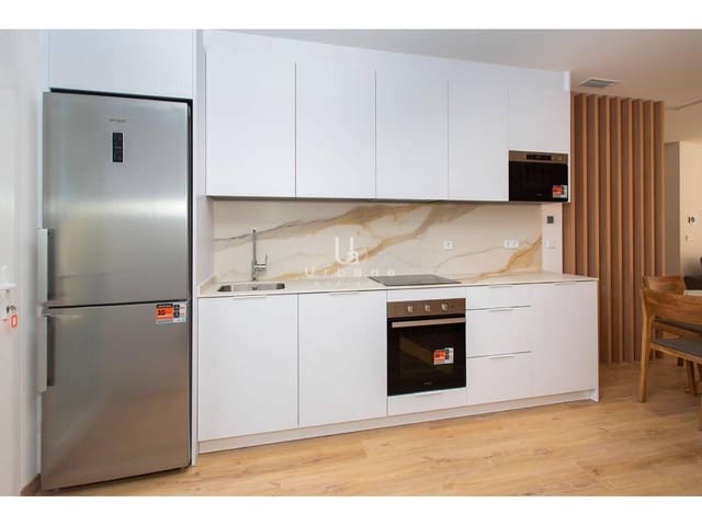 Chalet de 3 habitaciones en Hondón de las Nieves en venta con piscina - 357.250 € (Ref: 9895677)