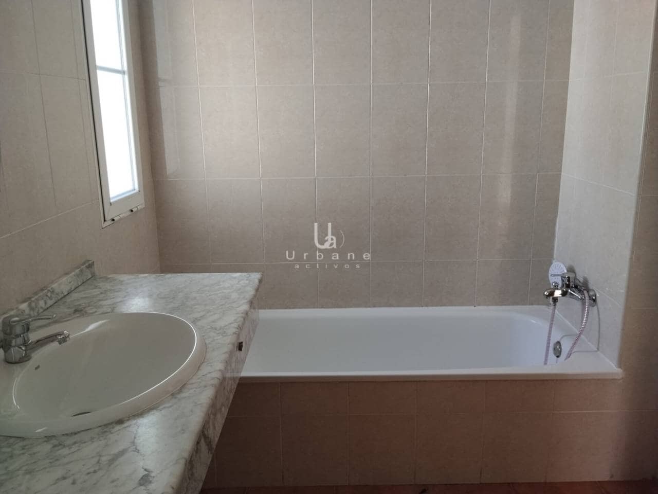 3 bedroom Villa for sale in Aspe with garage - € 325,000 (Ref: 9932705)