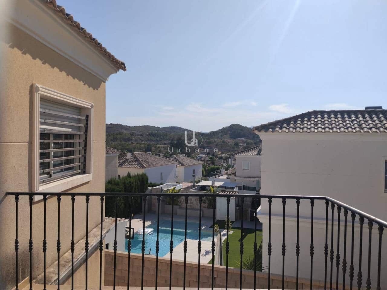 3 bedroom Villa for sale in Aspe with garage - € 325,000 (Ref: 9932705)
