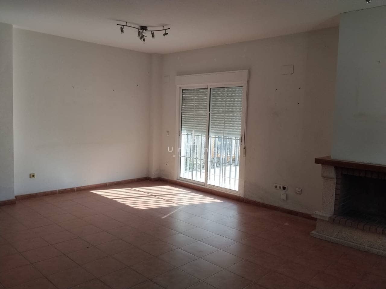 3 bedroom Villa for sale in Aspe with garage - € 325,000 (Ref: 9932705)