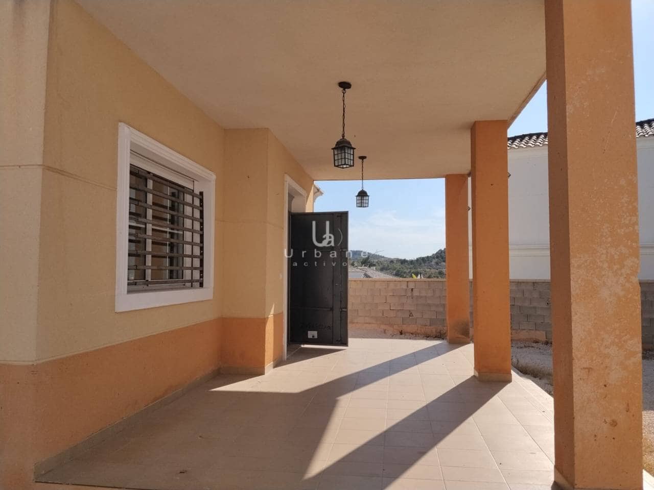 3 bedroom Villa for sale in Aspe with garage - € 325,000 (Ref: 9932705)