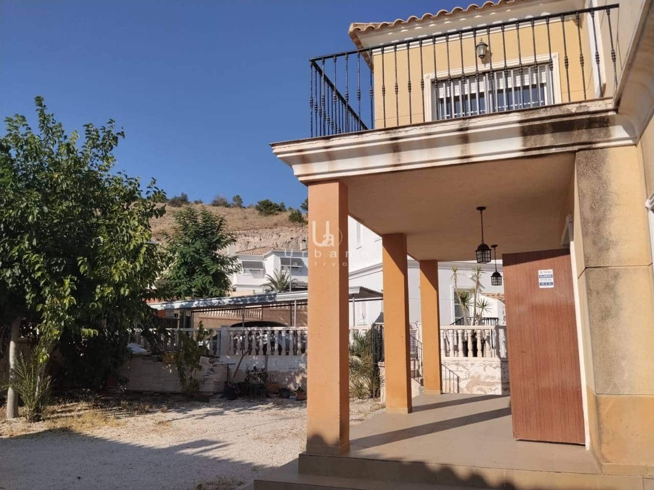 3 bedroom Villa for sale in Aspe with garage - € 325,000 (Ref: 9932705)