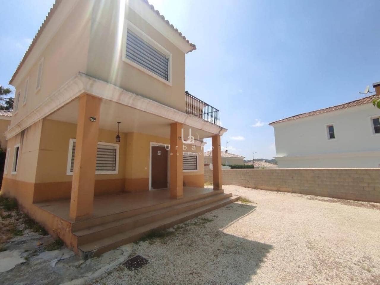 3 bedroom Villa for sale in Aspe with garage - € 325,000 (Ref: 9932705)