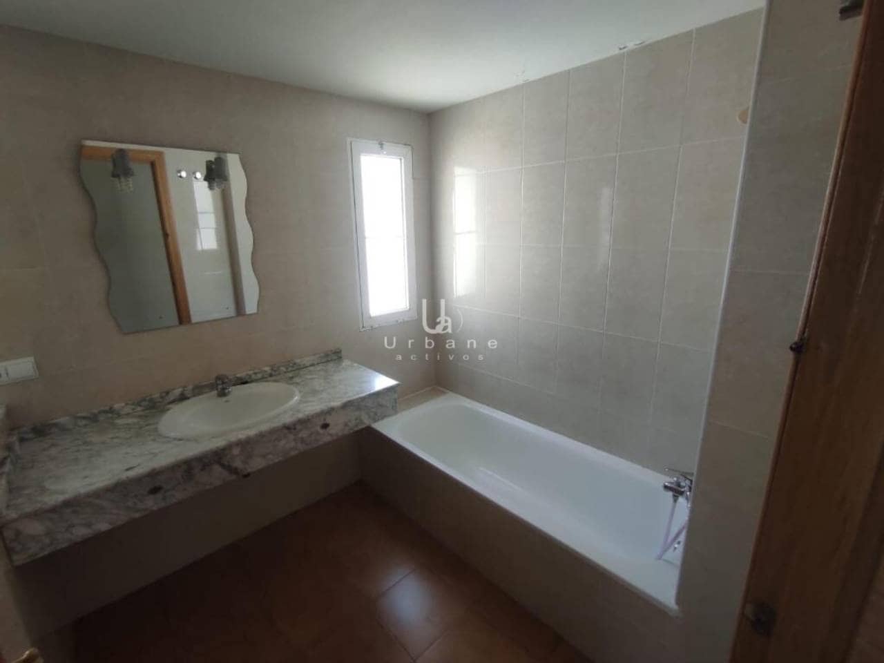 3 bedroom Villa for sale in Aspe with garage - € 325,000 (Ref: 9932705)