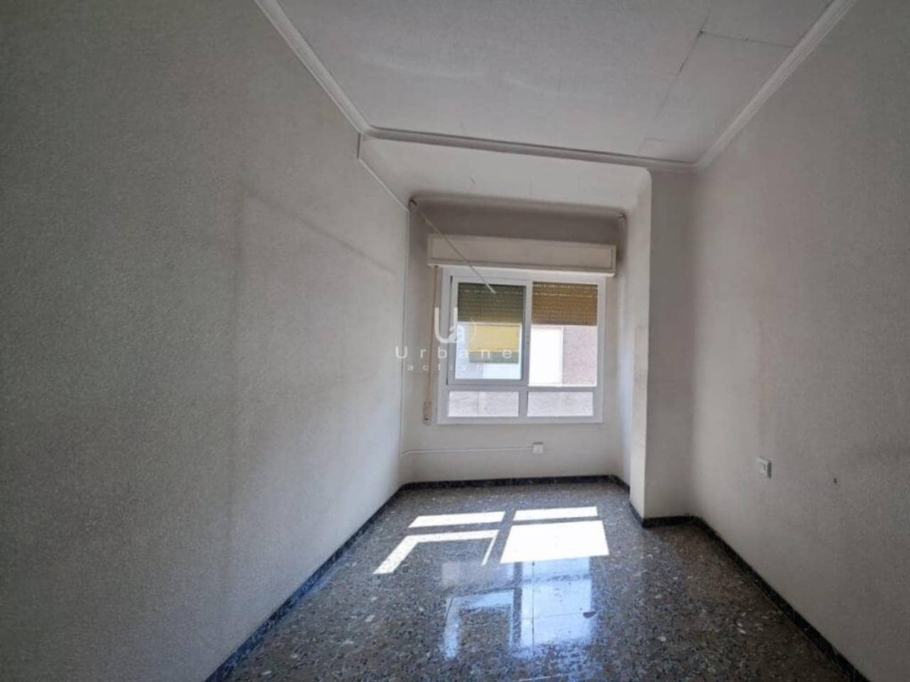 3 bedroom Flat for sale in Alquerias - € 74,000 (Ref: 9932707)